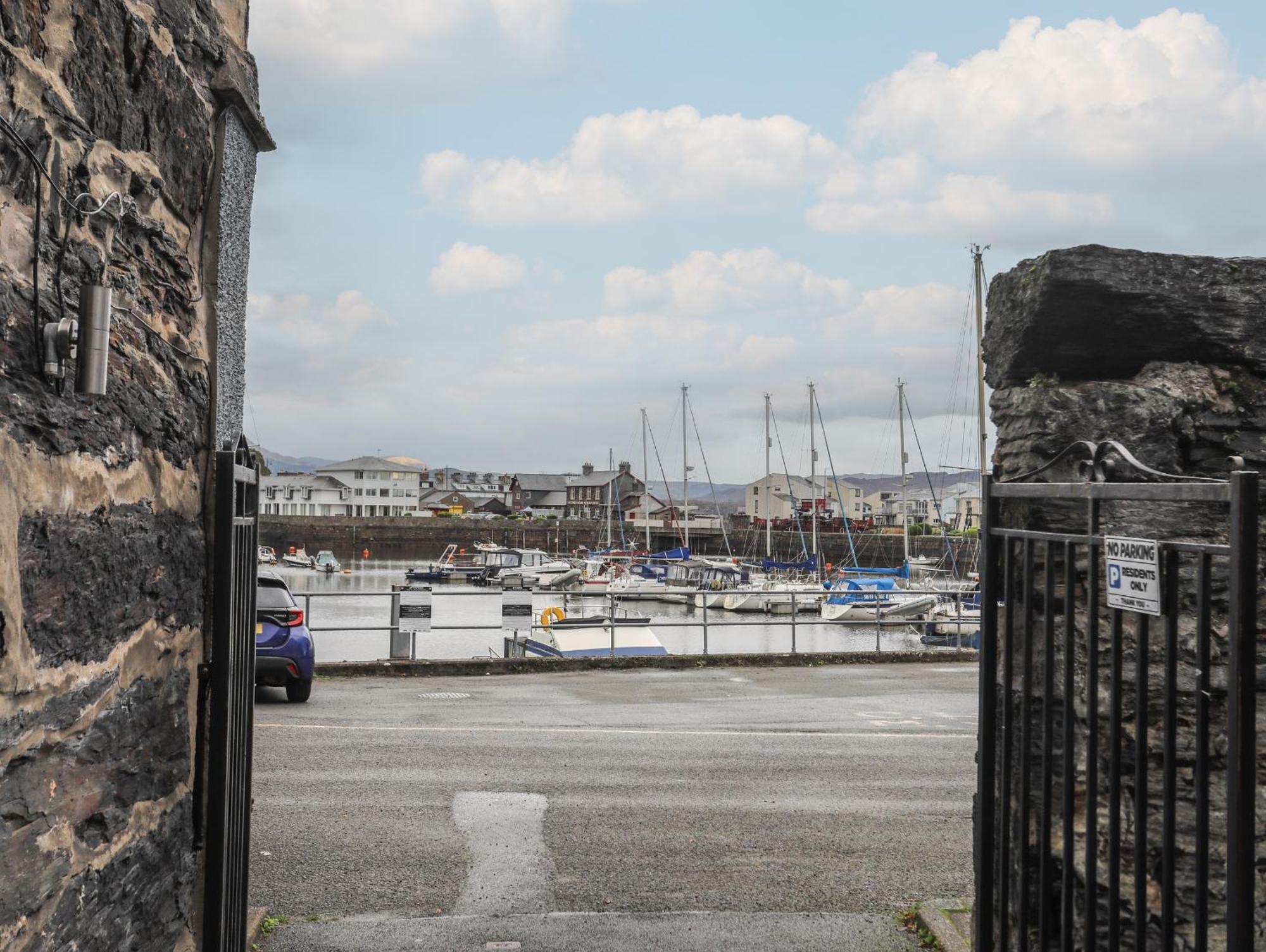Cornhill Courtyard Leilighet Porthmadog Eksteriør bilde